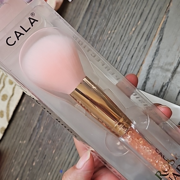 Cala-Rose Quartz, lot of 2, buffing and powder brush, pink and gold, new - Picture 4 of 8